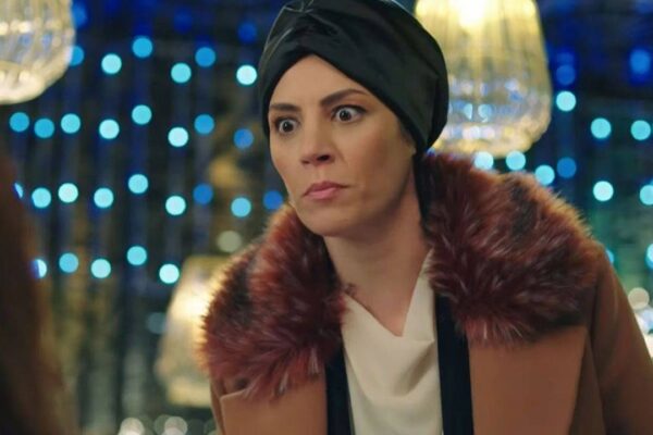 Ünlü oyuncunun hesabı boşaltıldı: Dolandırıcı sevg...