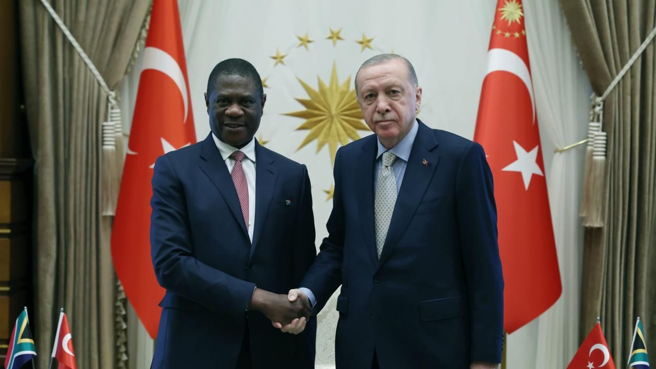 Cumhurbaşkanı Erdoğan, Paul Mashatile’yi kabul etti
