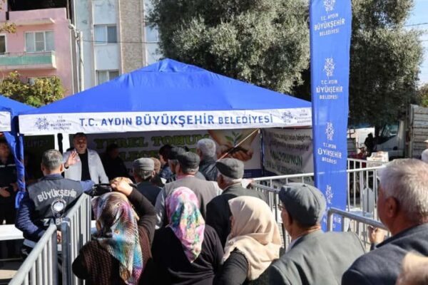 Aydınlı vatandaşlara ata tohumları dağıtıldı