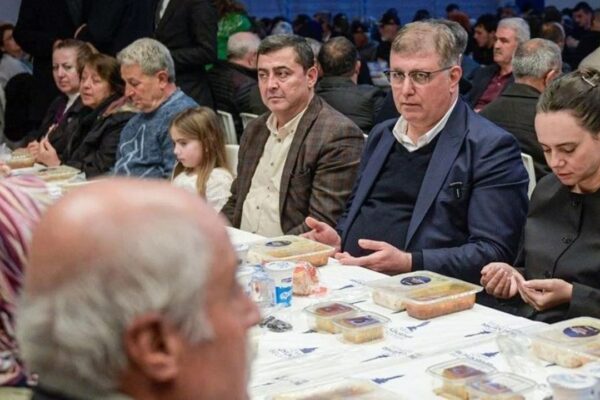Cemil Tugay, Umre’ye gitti Cemil Tugay, Umre’ye gitti