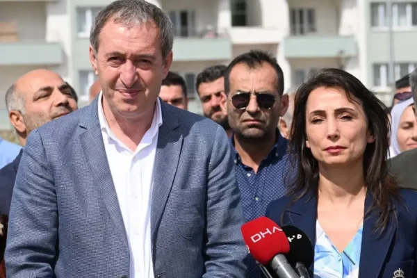 DEM Parti, Demirtaş ve Yüksekdağ ile görüşecek! DEM Parti, Demirtaş ve Yüksekdağ ile görüşecek!