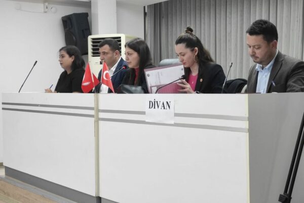 Tarihi meclis yapıldı… ‘Balçova Arsaları’nın planl... Tarihi meclis yapıldı… ‘Balçova Arsaları’nın planl...
