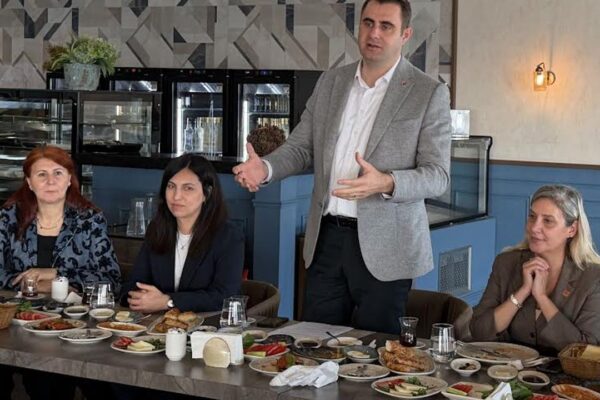 CHP İzmir’den hamle: Üç ayaklı yeni model ge...