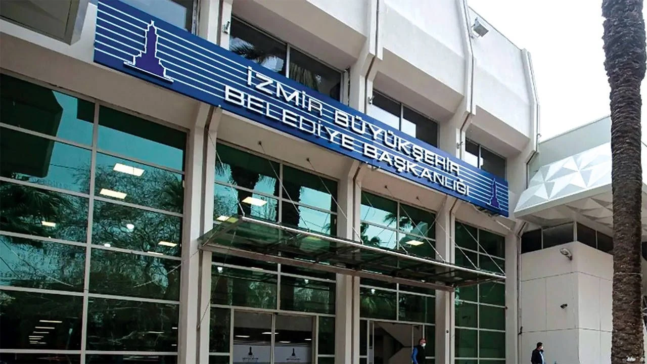 İzmir’de Eylem Krizi Büyüyor: İşçilerden Tepki, Büyükşehir’den Sert Yanıt!