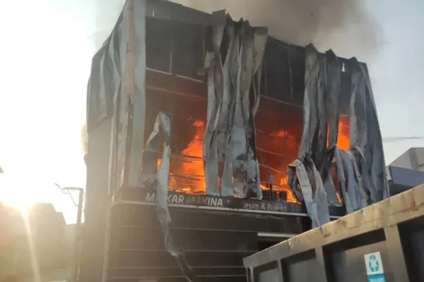 Kocaeli’ndeki yangın faciasında gözaltı sayı... Kocaeli’ndeki yangın faciasında gözaltı sayı...