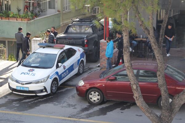 Alacak kavgası: 1’i ağır, 2 yaralı
