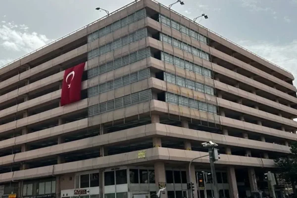 Büyükşehir yönetiminden çekiliyor… Çankaya O... Büyükşehir yönetiminden çekiliyor… Çankaya O...