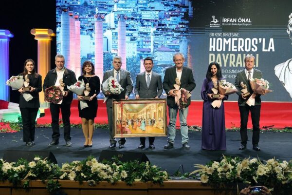 4. Bayraklı Uluslararası Homeros Edebiyat ve Sanat...
