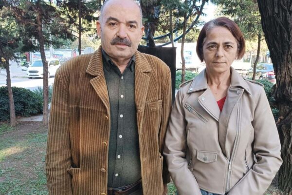 İzmirli çifti 300 bin avro dolandırdı… Sanığ...