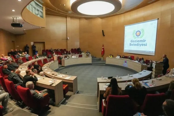 Gaziemir’de tansiyon yükseldi: “SEYDAŞ yemeğ...
