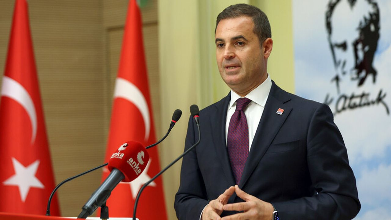 CHP’li Akın o iddiaları Umre’den yalandı: Olduğum yerdeyim!