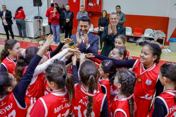 Bayraklı’da yarıyıl tatilinde spor coşkusu Bayraklı’da yarıyıl tatilinde spor coşkusu