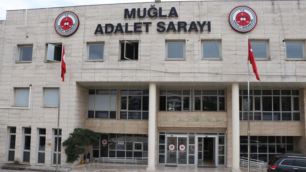 Kendini polis olarak tanıttı, 2 milyon lira dolandırdı: Şüpheli tutuklandı!