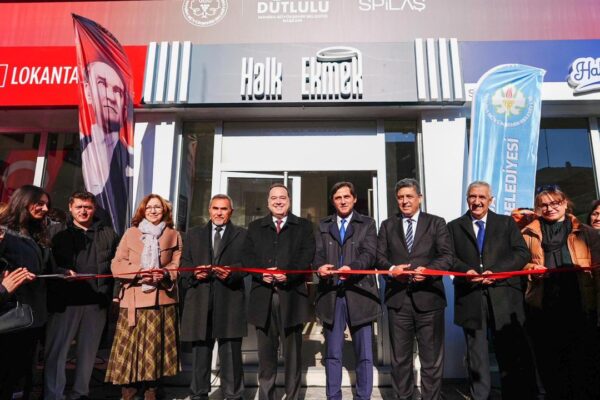 Manisa Büyükşehir’den Selendi’ye sosyal belediyeci... Manisa Büyükşehir’den Selendi’ye sosyal belediyeci...