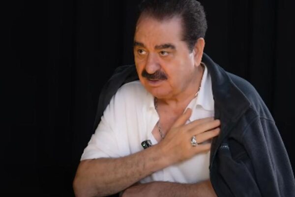 Tatlıses 73 yaşında aşık oldu: İzmirli kara bir kı... Tatlıses 73 yaşında aşık oldu: İzmirli kara bir kı...