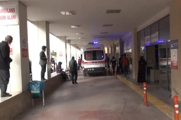 Kahreden son: 2 kardeşin üzerine demir profil düşt...