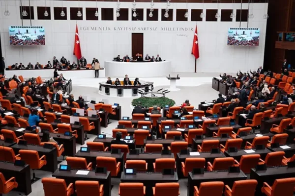 Trafik cezalarına ağır yaptırım geliyor Trafik cezalarına ağır yaptırım geliyor