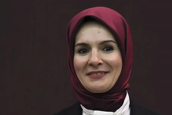 Bakandan doğum izni ve sosyal medya açıklaması