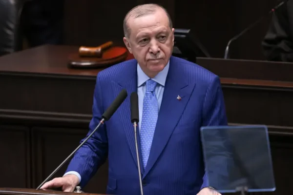 Erdoğan’dan CHP’ye tepki: Tehditle kim... Erdoğan’dan CHP’ye tepki: Tehditle kim...