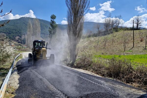 Aydın’ın tüm ilçelerinde yol yapım ve yenile...