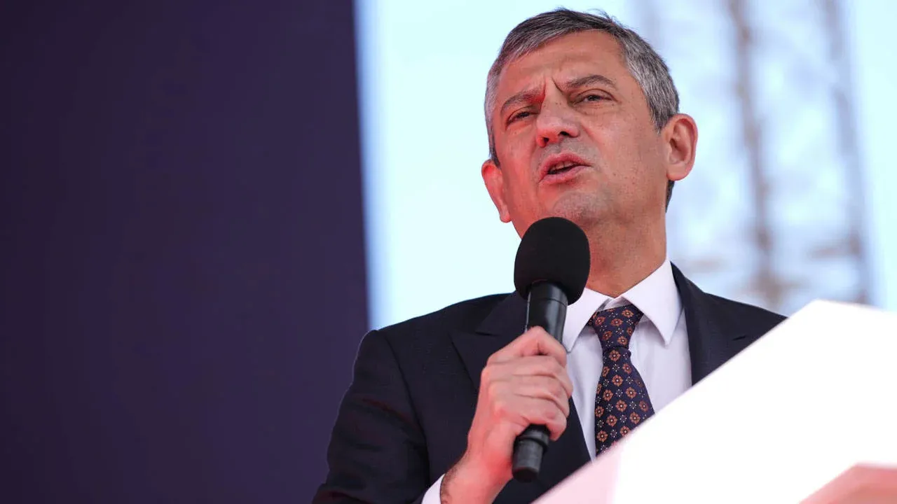 Özgür Özel: Türkiye’de bütün yasakları gidereceğiz!
