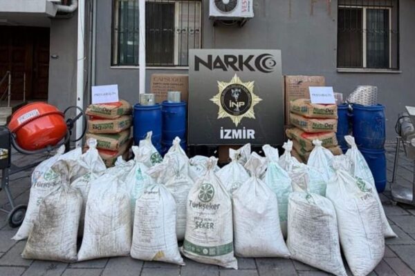 İzmir’de ‘zehir’ operasyonu: Tut... İzmir’de ‘zehir’ operasyonu: Tut...