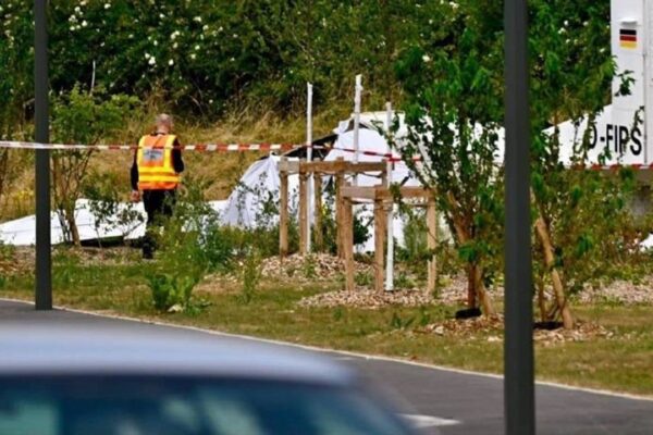 Paraşütçüleri taşıyan uçak düştü: 11 kişi öldü Paraşütçüleri taşıyan uçak düştü: 11 kişi öldü