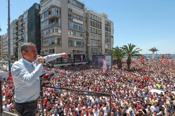 Özel’in İzmir programına rötar!