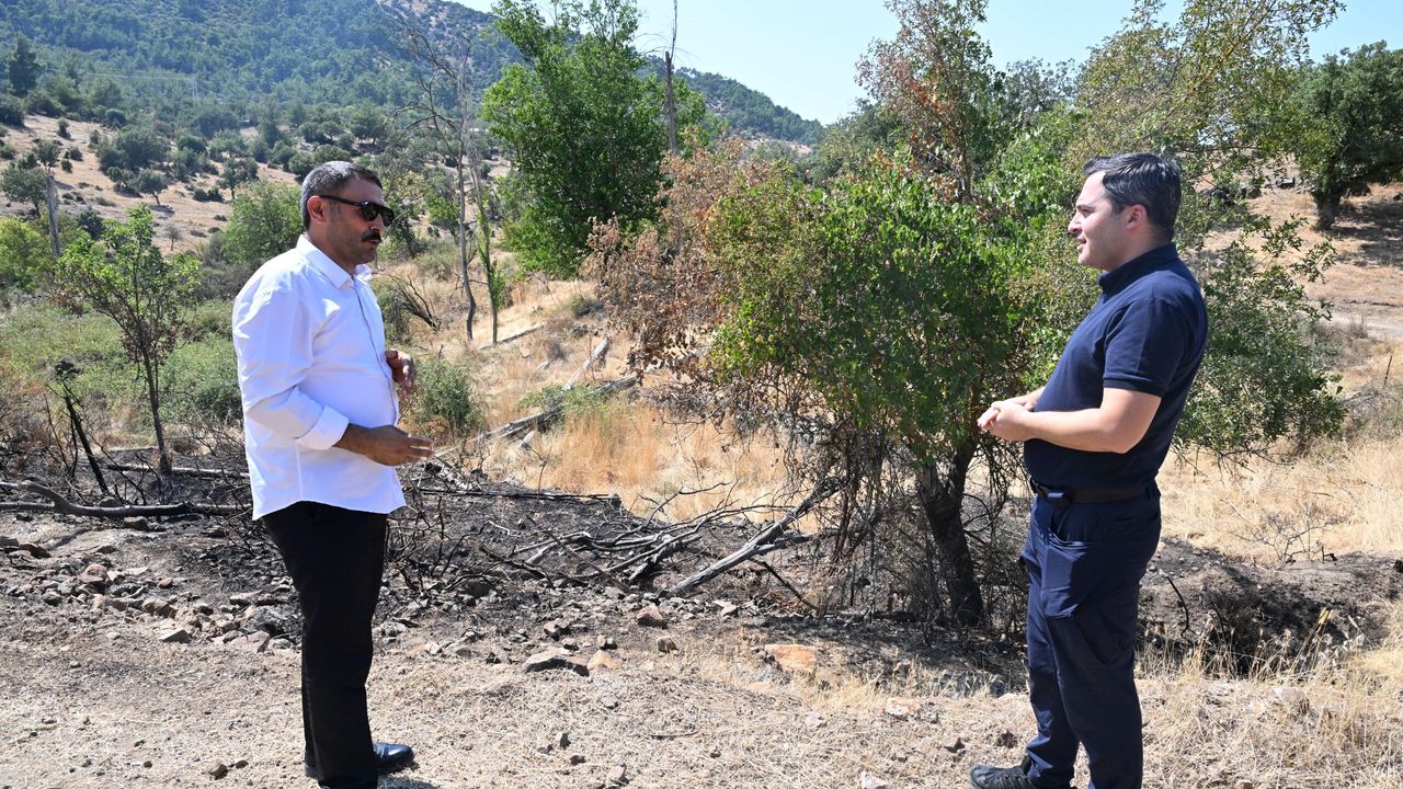 Manisa Büyükşehir’in yangın tankeri köyü alevlerden kurtardı