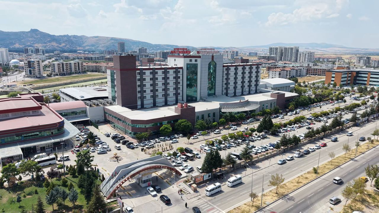 ‘Reçeteli ilaçların yasa dışı yollarla temini’ operasyonu: 15 gözaltı
